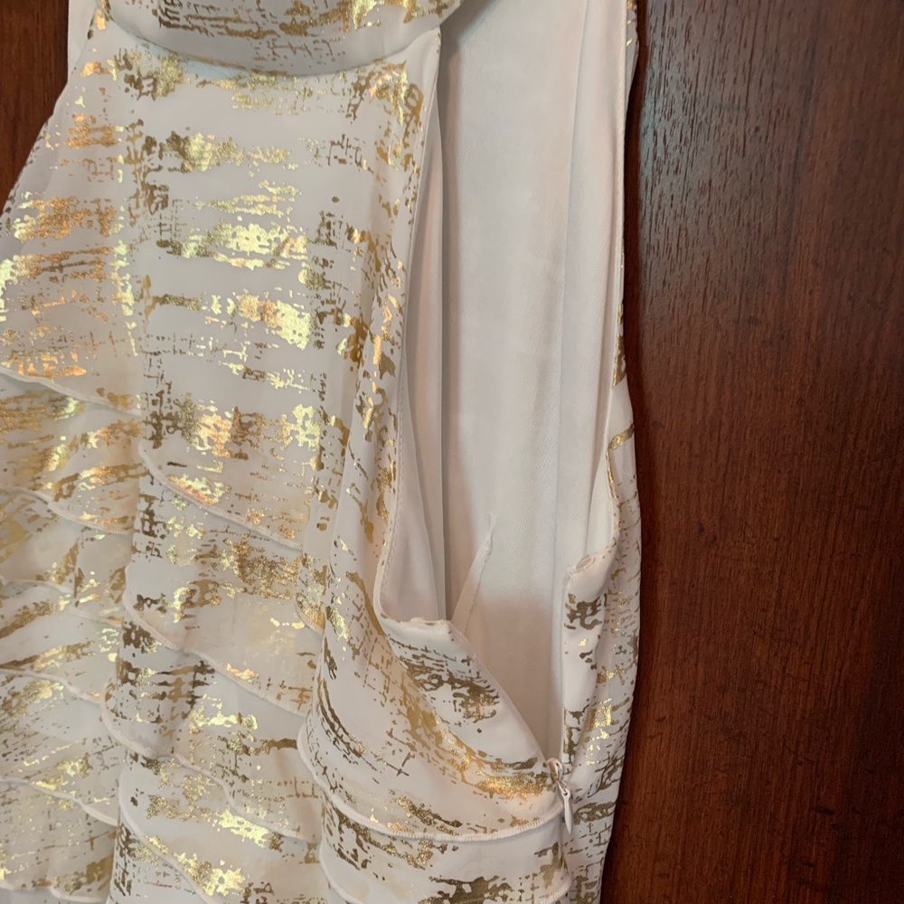 Gorgeous Ruffled Tank Top - Picture 3 of 4